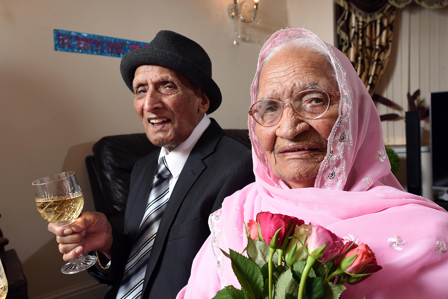 Нифтулла Агаев и 116-летняя Балабеим Агаевы